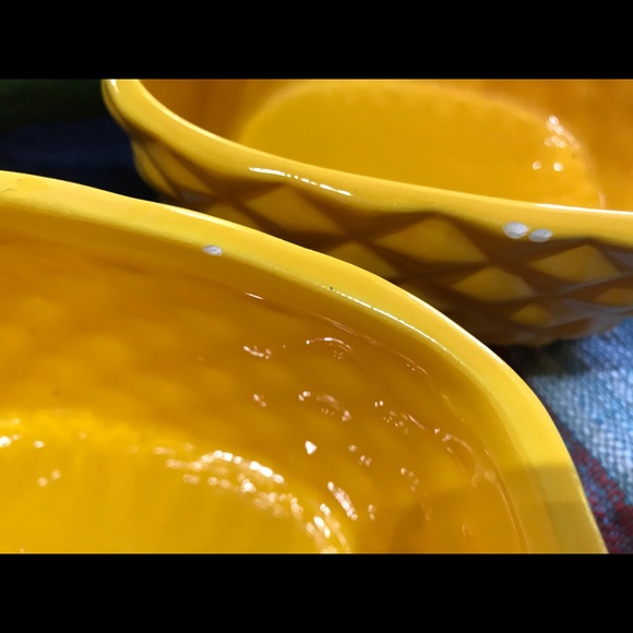 Pineapple Serving Bowl. Set of 2. Yellow & Green. - Picture 3 of 3